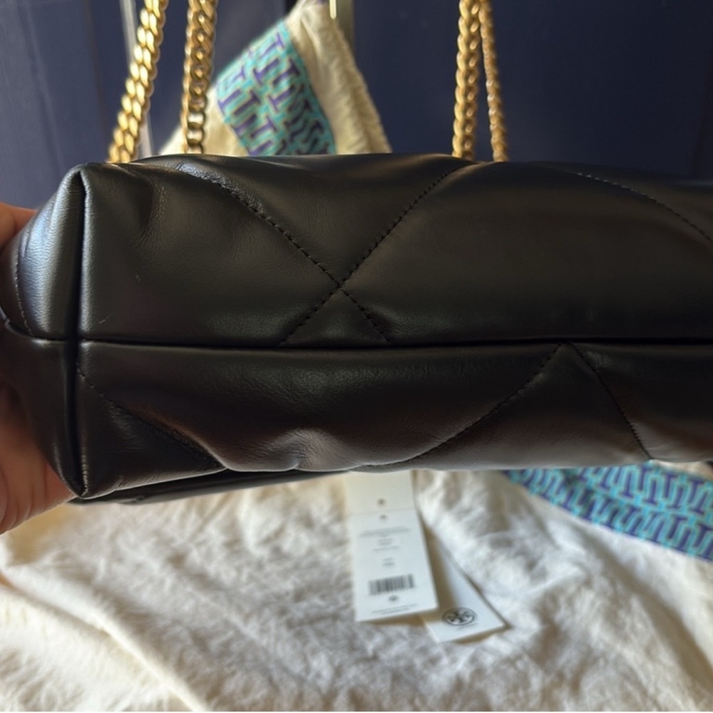 Tory Burch Black Quilted Leather Shoulder Bag - Picture 10 of 11